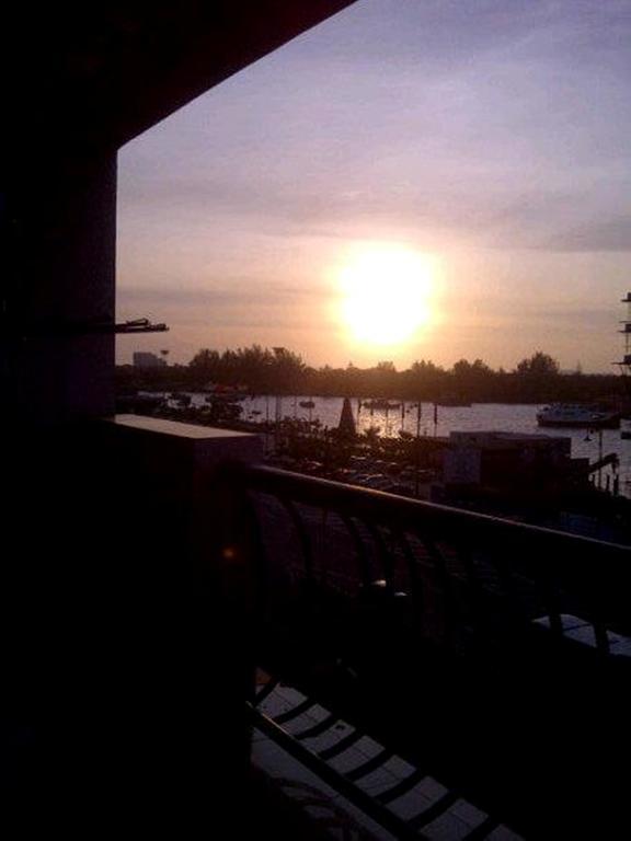 Marina Condominium Holiday Homestay Кота Кинабалу Стая снимка